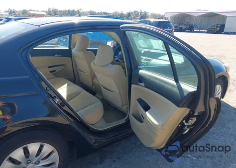 2011 Honda Accord 2.4 Lx z USA, uszkodzony, nr VIN 1HGCP2F39BA145462